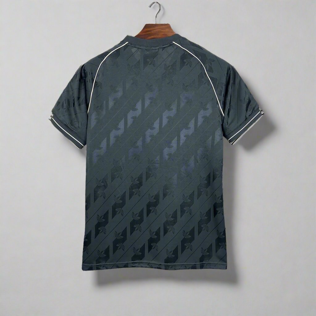 Real Madrid Special Classic Retro Trefoil Kit 24/25