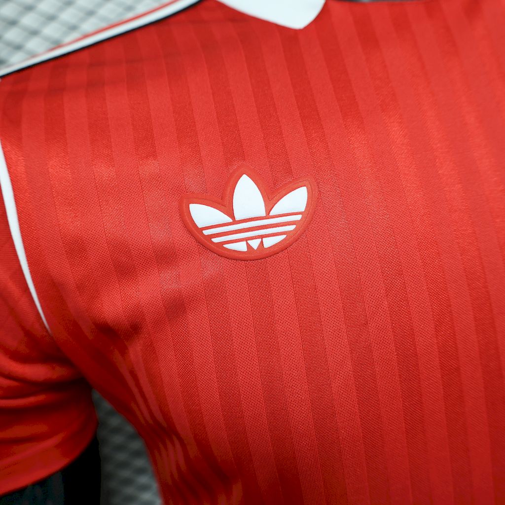 M@nchester United Special Kit 25/26 trefoil Classic Retro player version