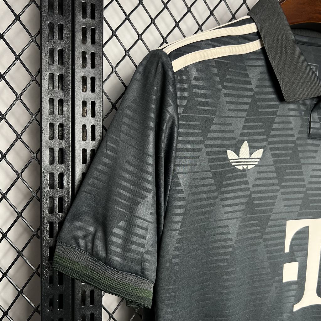 Bayern Munich Oktoberfes Kit 24/25