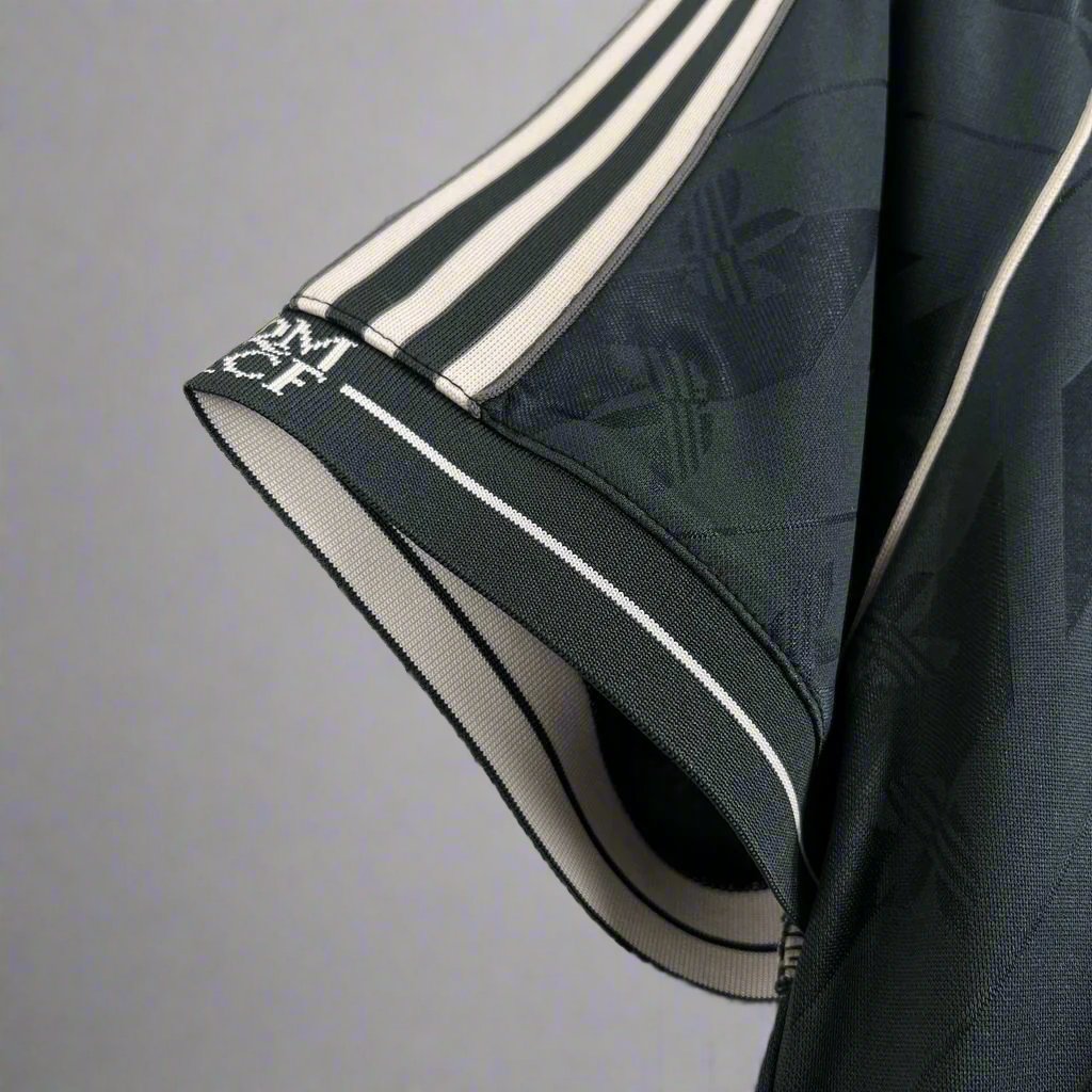 Real Madrid Special Classic Retro Trefoil Kit 24/25