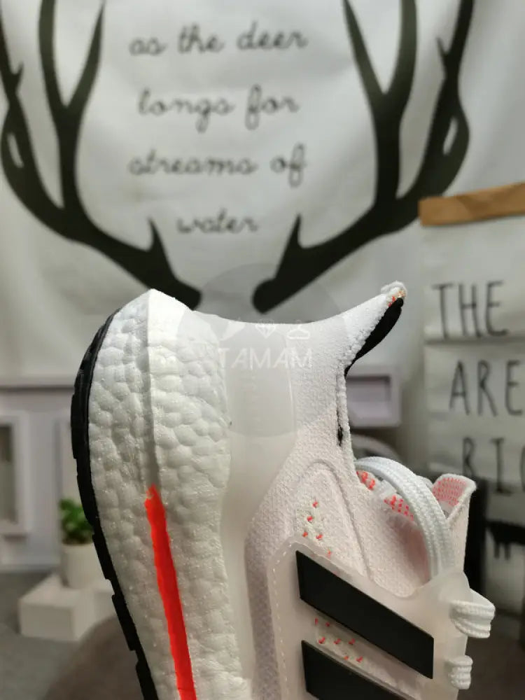 Adidas Ultraboost 22 Creamy White/Black Sneakers