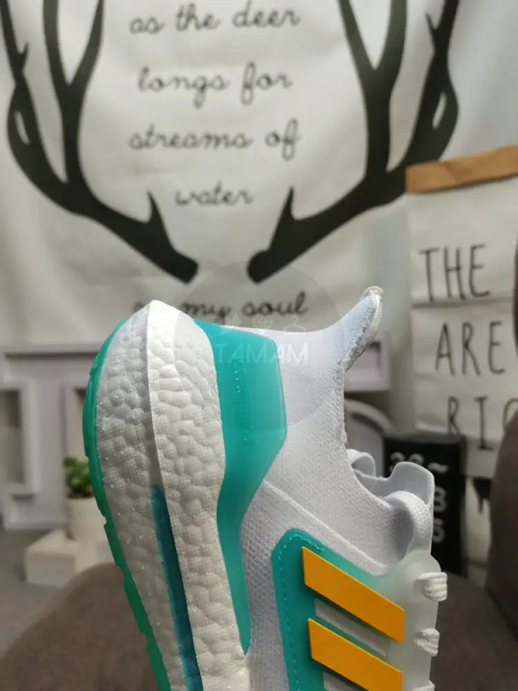 Adidas Ultraboost 22 Green/Yellow Sneakers