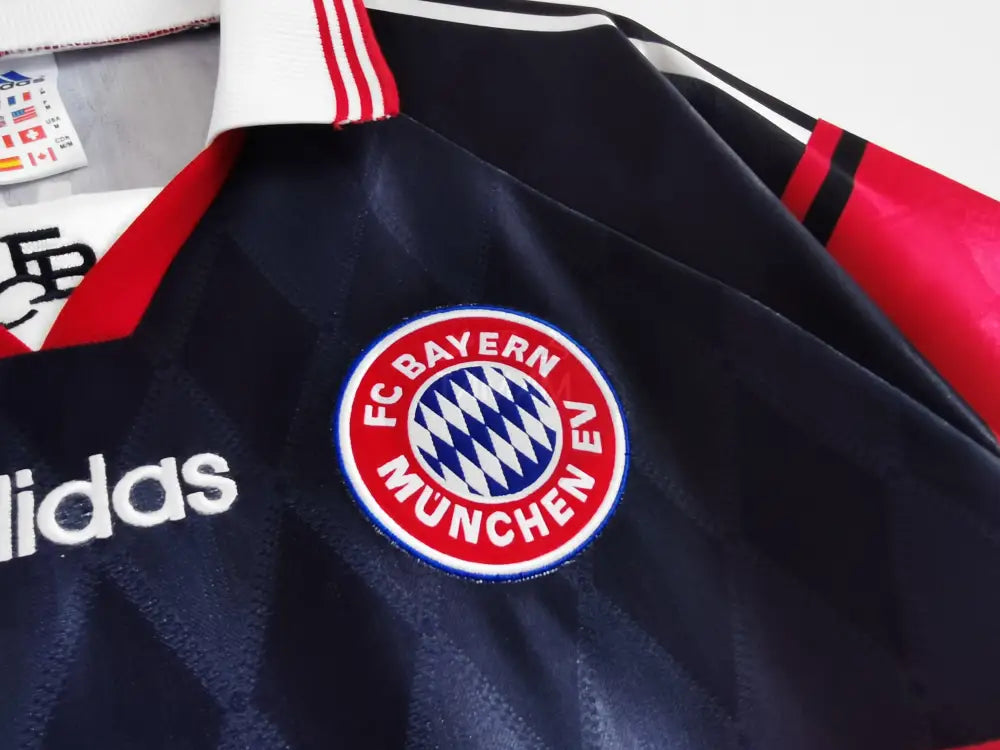 Bayern Munich Kit Retro 97/99 Football Jersey