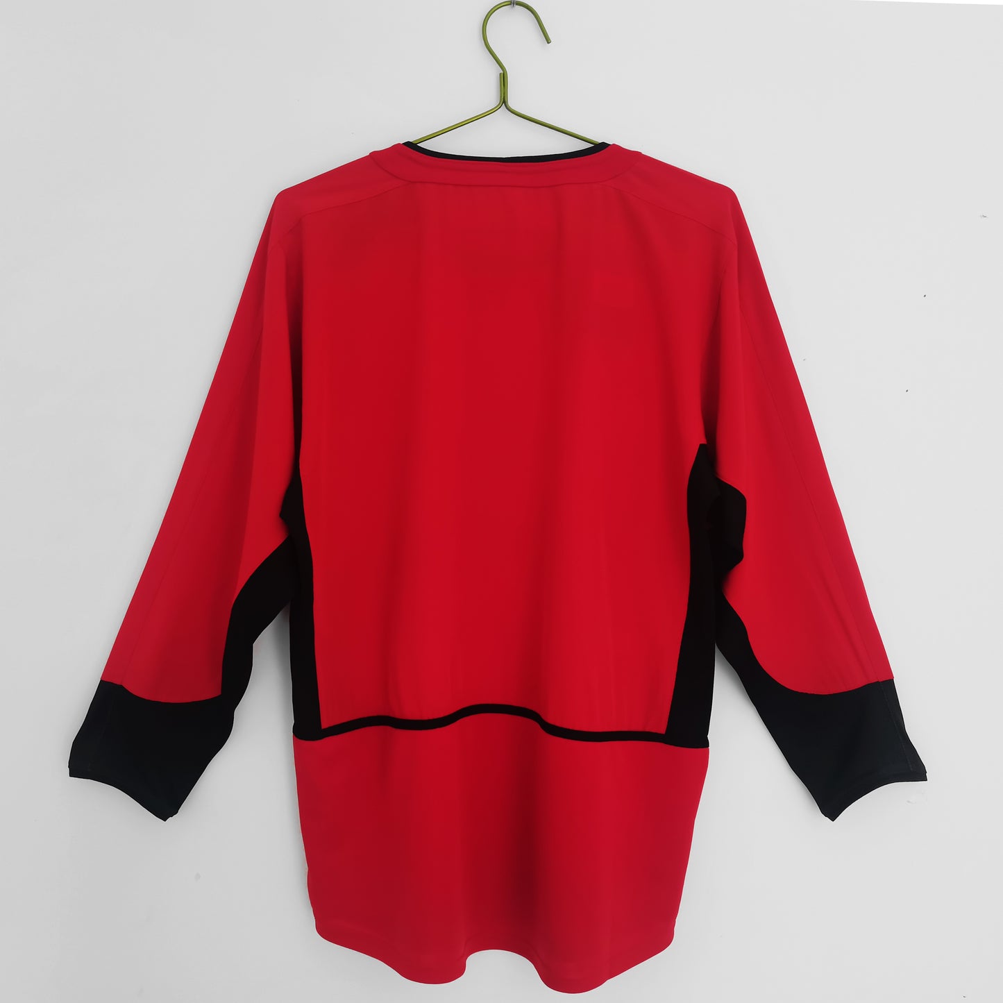 M@nchester United Home Kit Retro Long Sleeves 02/04