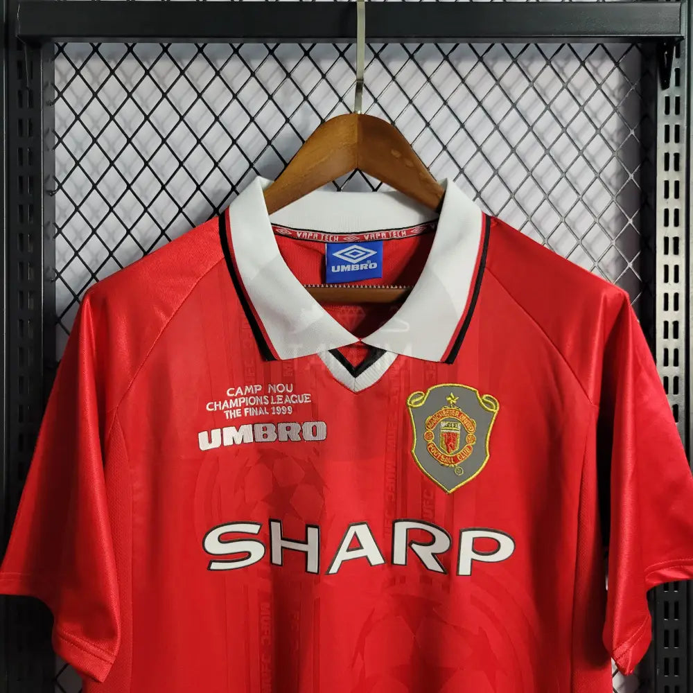 Manchester United Home Kit Retro 99/20 Football Jersey