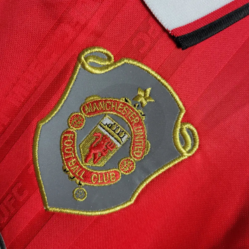 Manchester United Home Kit Retro 99/20 Football Jersey