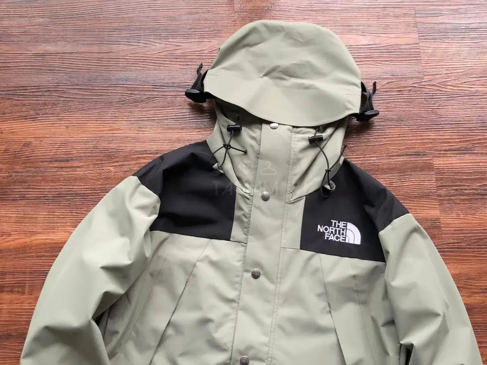 The North Face Windbreaker Green Khaki