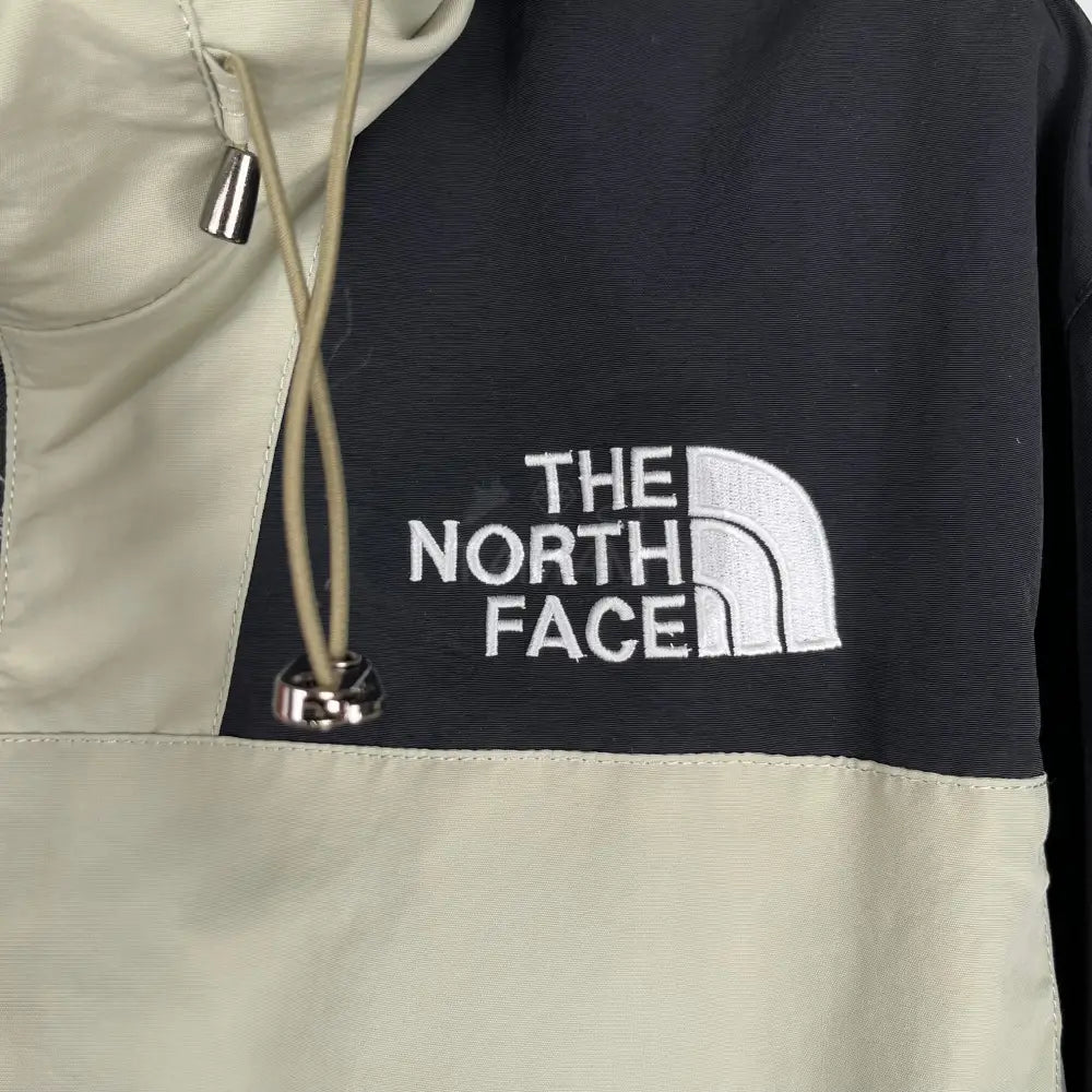 The North Face Windbreaker Khaki