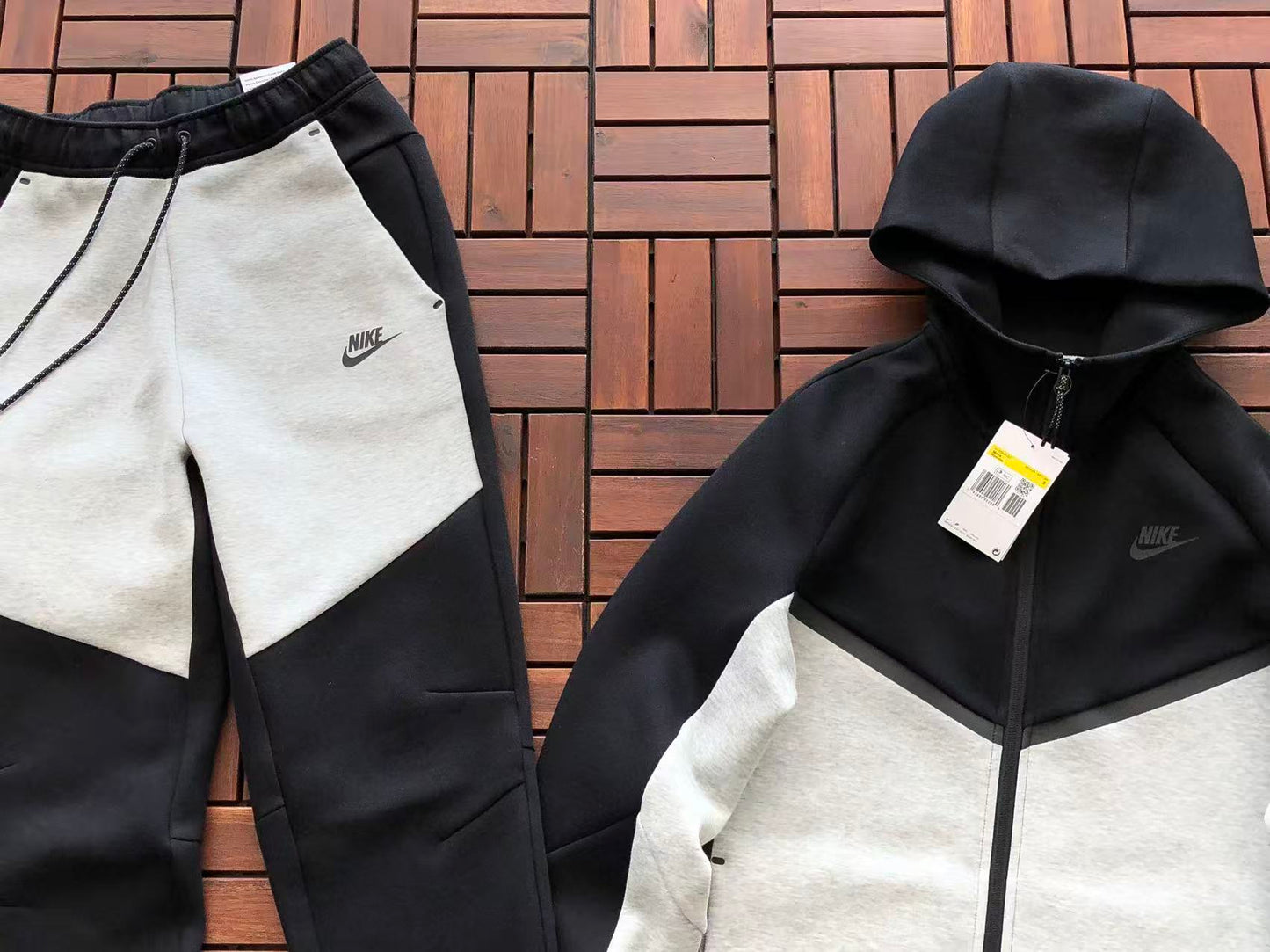 Nike Tech Fleece Set - Panda
