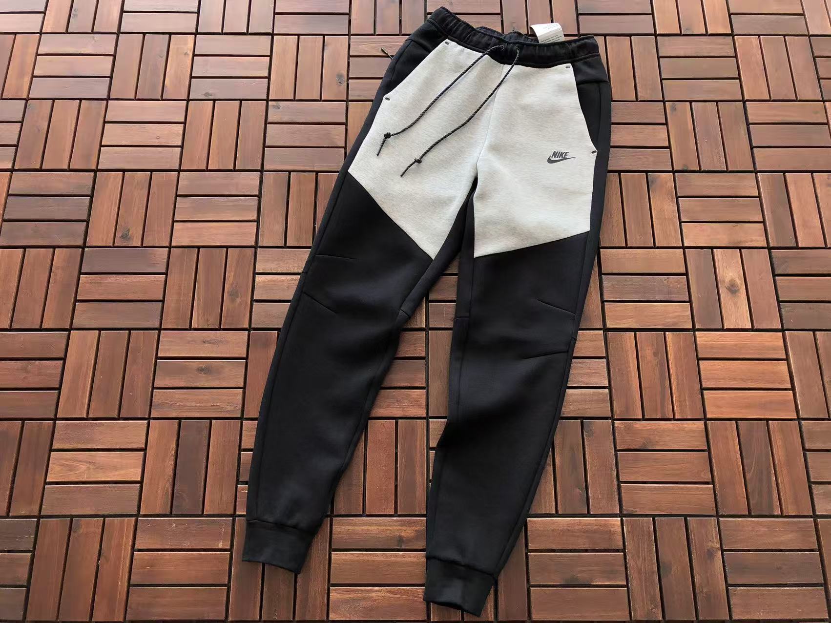 Nike Tech Fleece Set - Panda – Tamam Mauritius