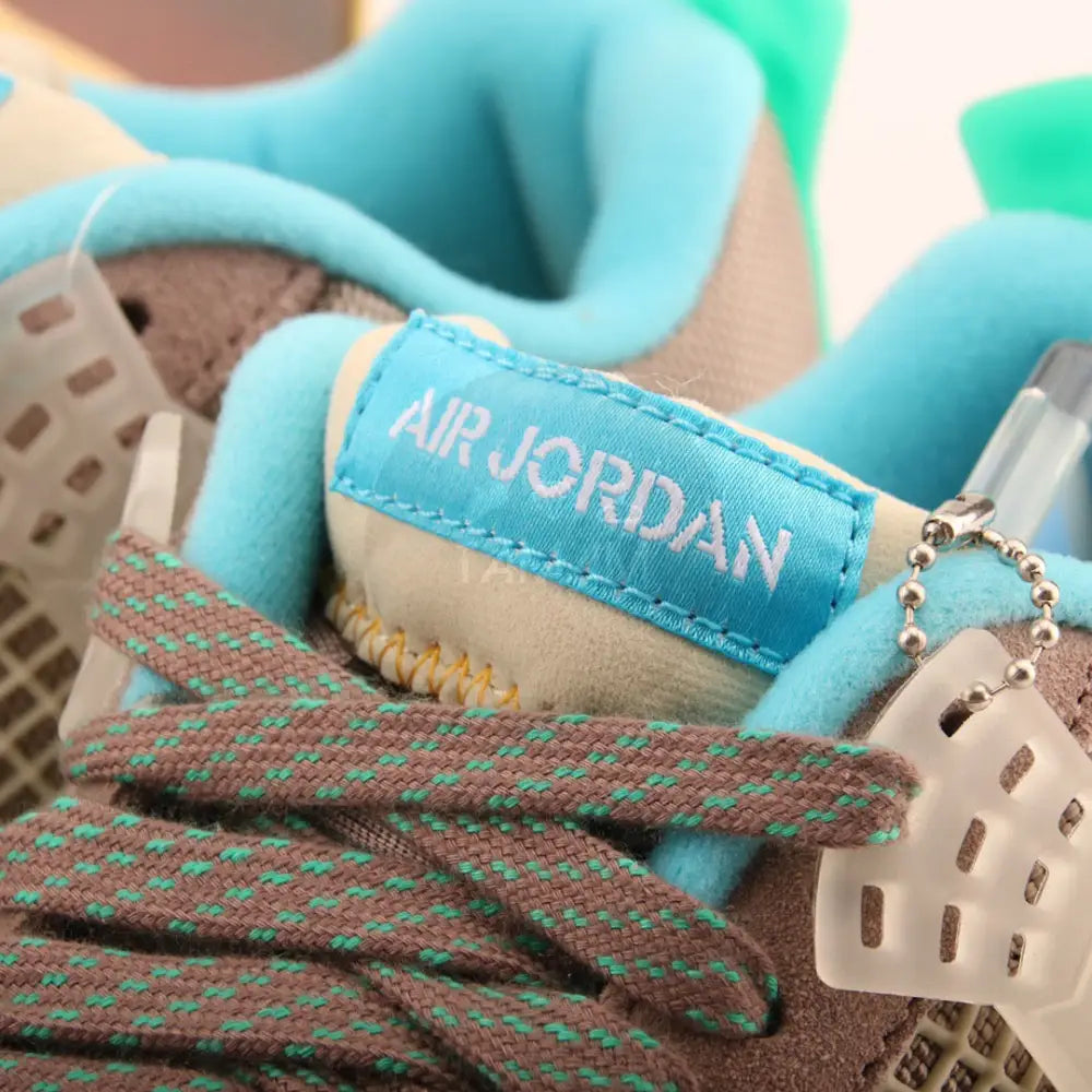 Air Jordan 4 Se ’Taupe Haze’ Sneakers