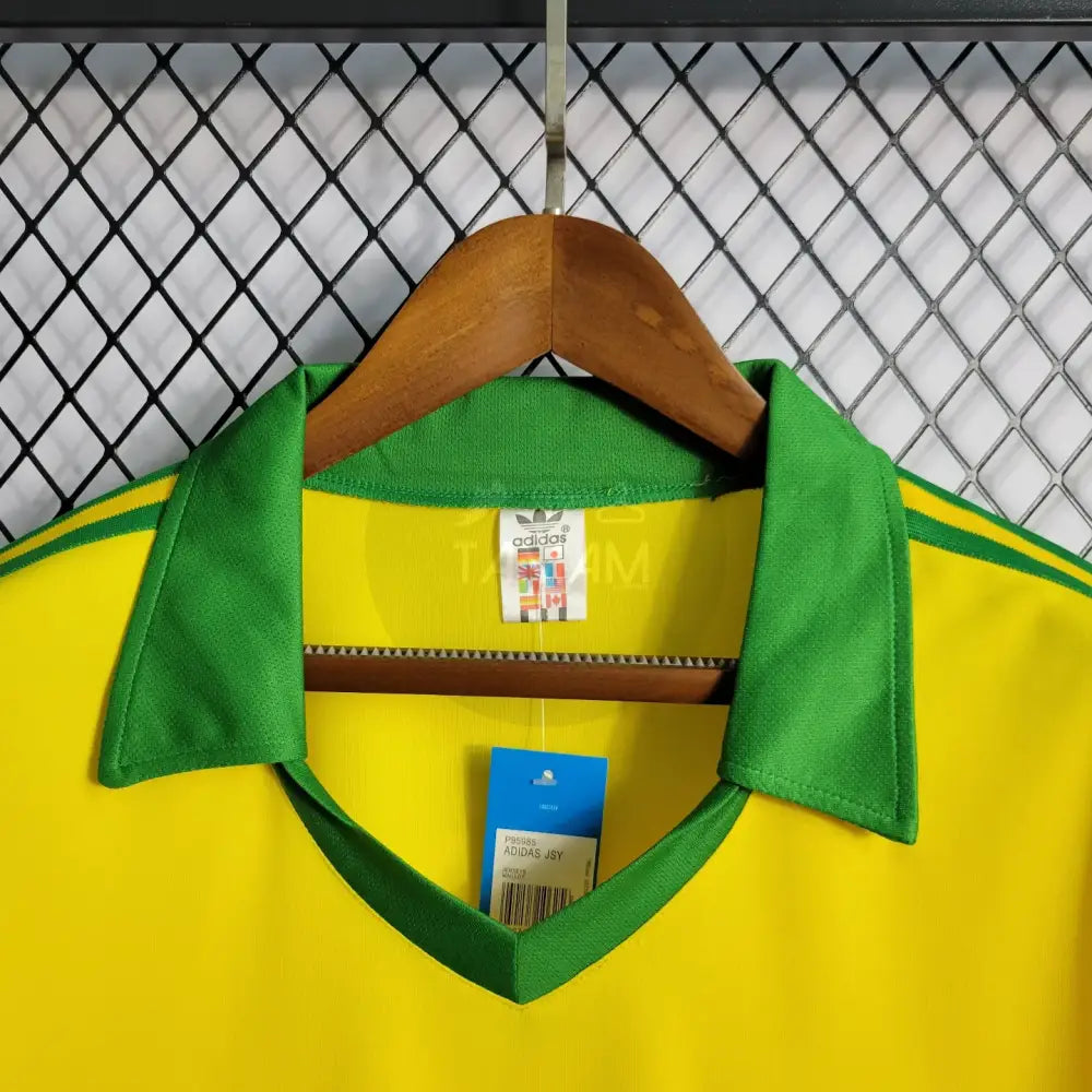 Brazil Home Kit Retro International 79/80 Football Jersey