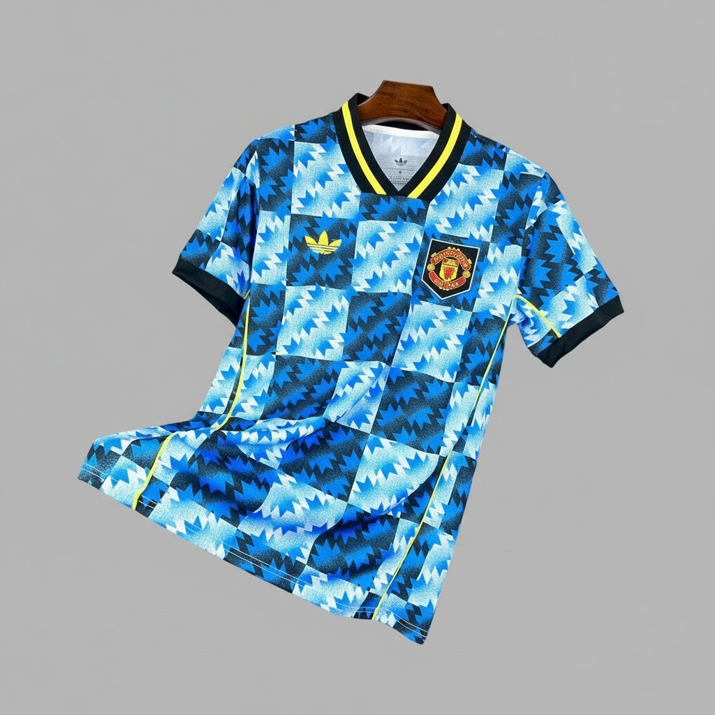 Manchester United Classic Retro Trefoil Kit LFSTLR 25/26