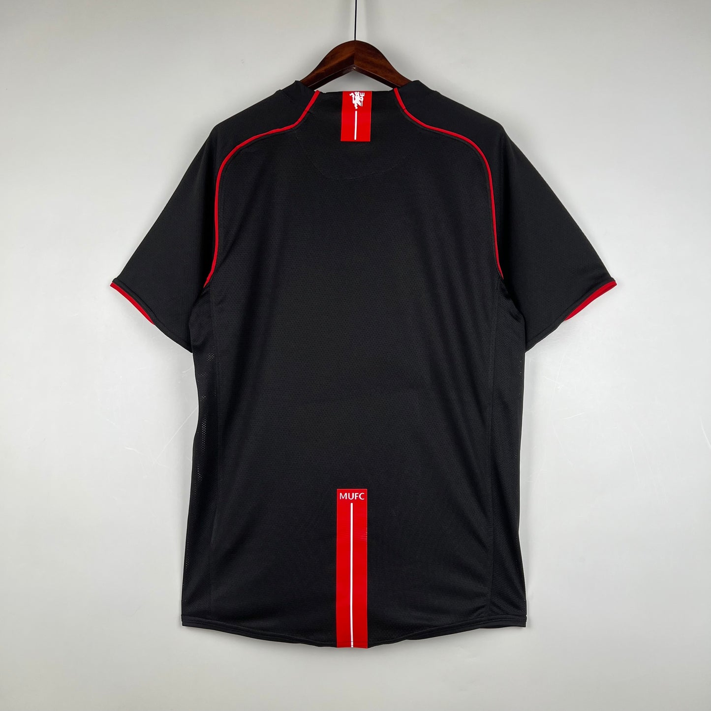 M@nchester United Away 06/07 Retro Kit