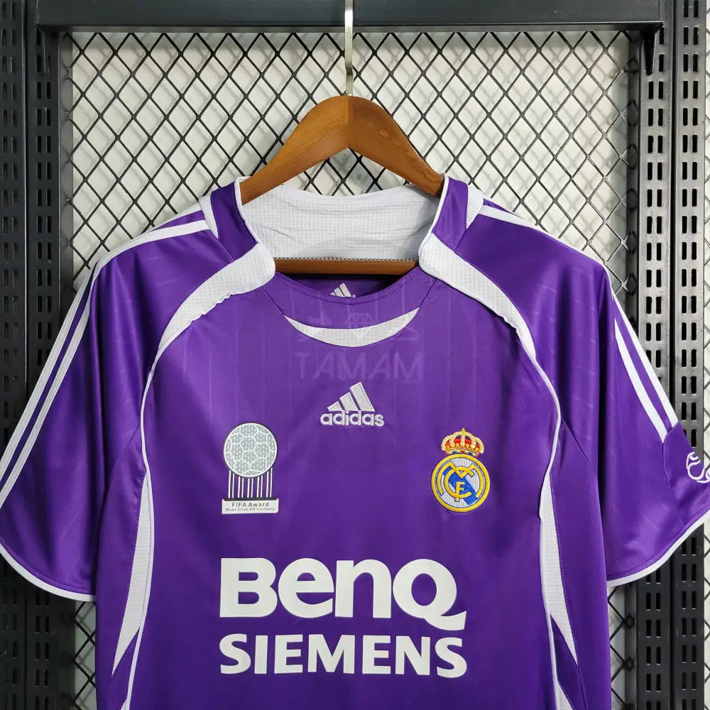 Real Madrid Home Kit Retro 06/07 Football Jersey