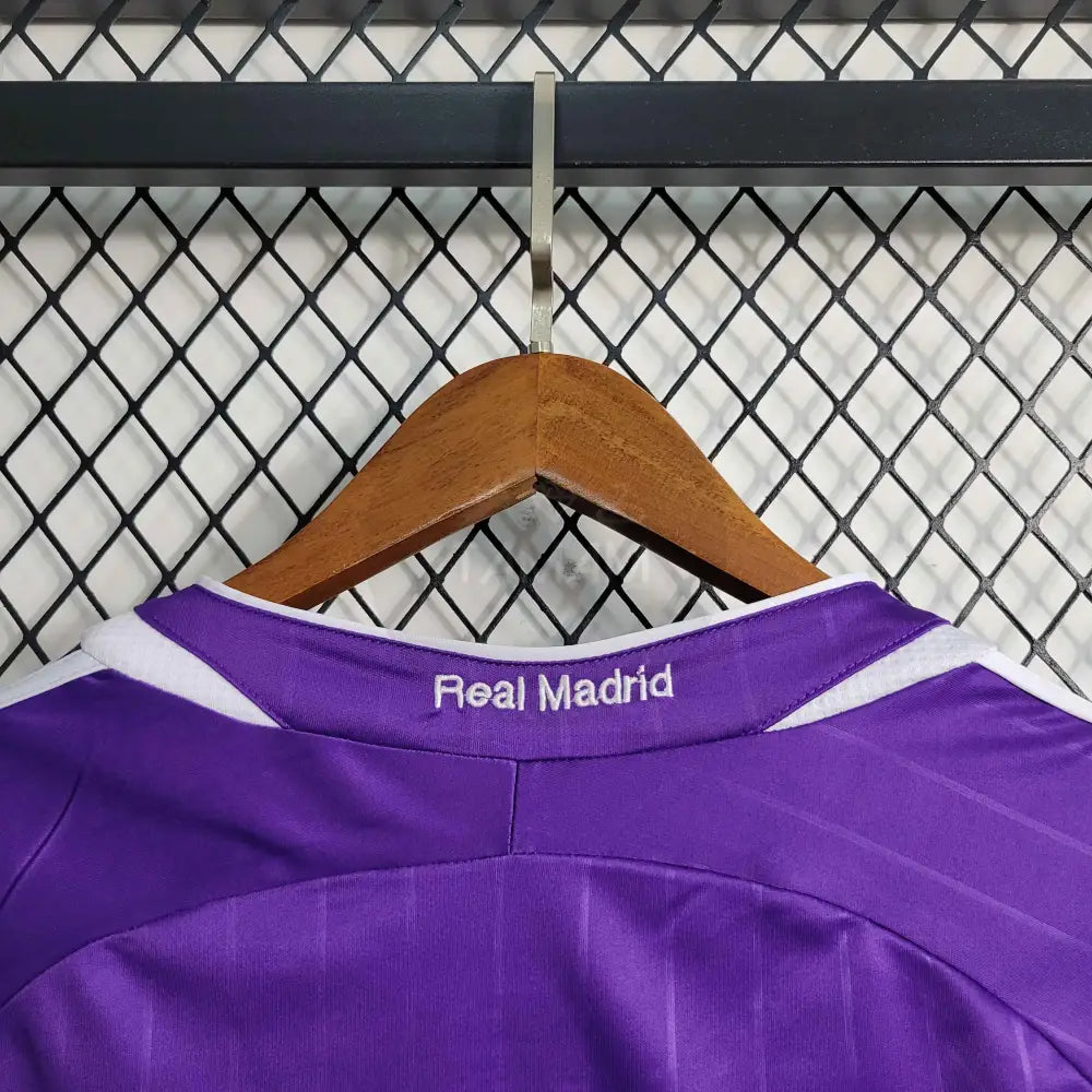 Real Madrid Home Kit Retro 06/07 Football Jersey
