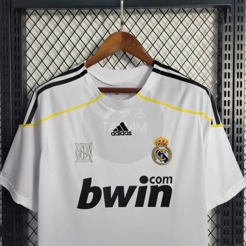 Real Madrid Home Kit Retro 09/10 Football Jersey