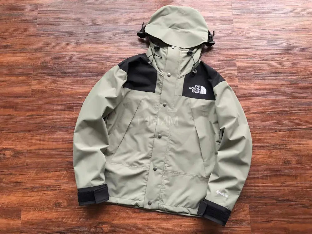 The North Face Windbreaker Green Khaki