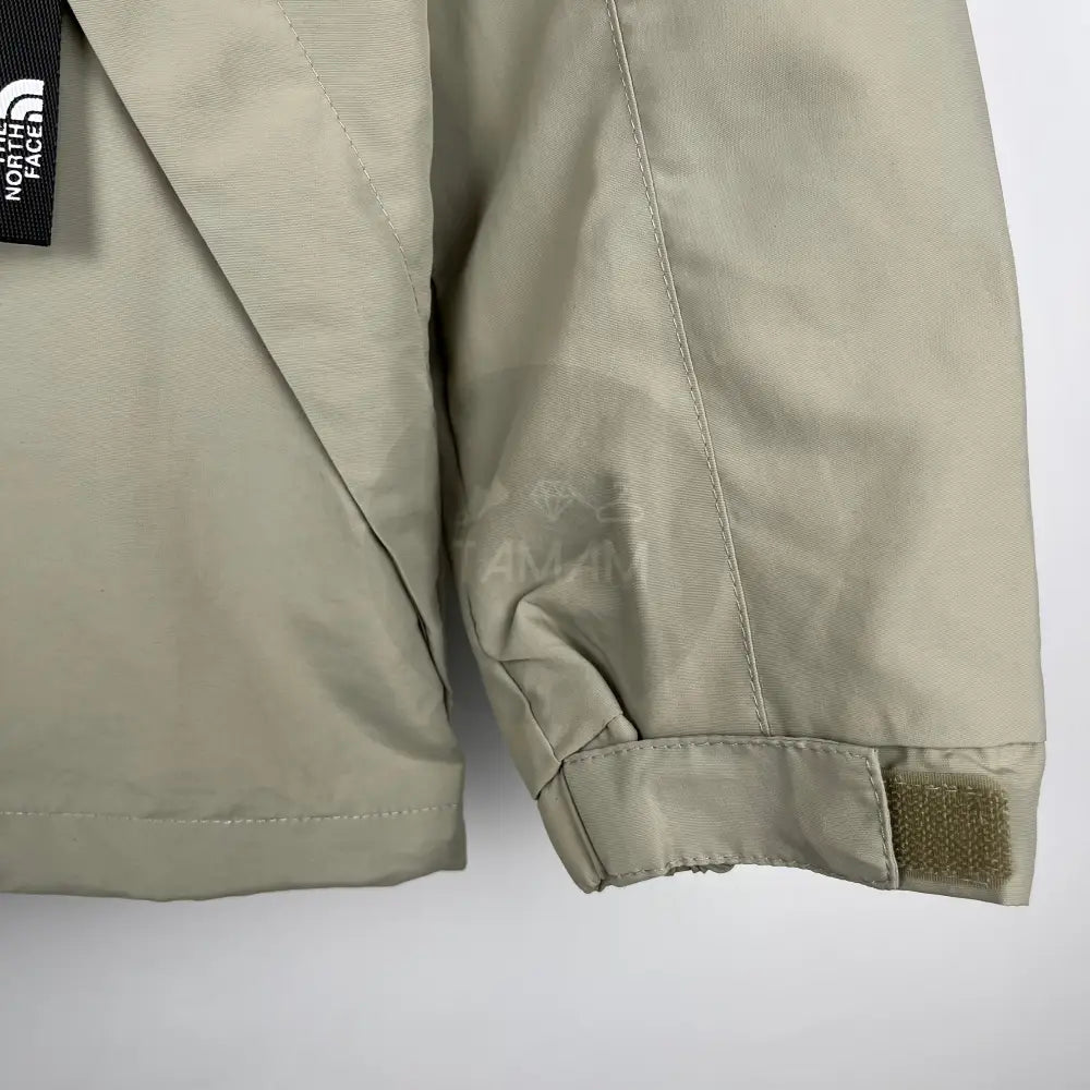 The North Face Windbreaker Khaki